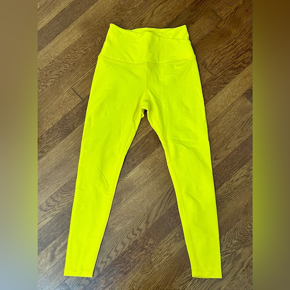 Beyond Yoga Vibrant Yellow leggings